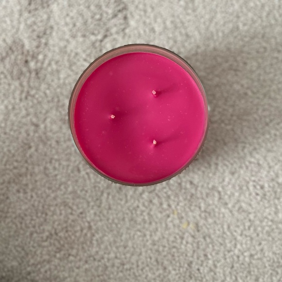 Slatkin & Co Holiday Gumdrop Scented Candle - NWT - 14.5oz - Picture 3 of 3